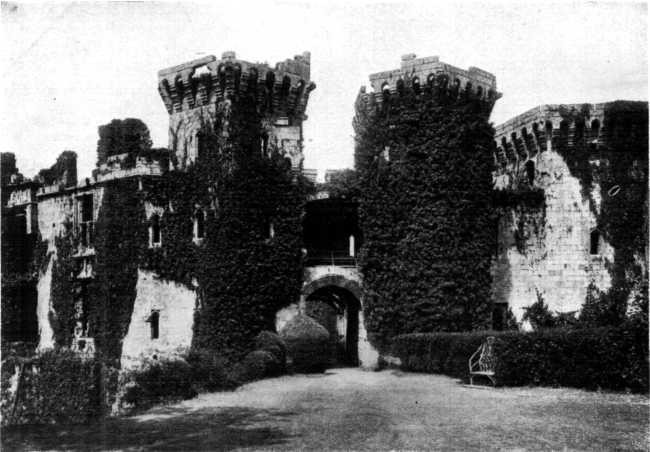 RUINS OF RAGLAN CASTLE, SOUTH WALES. RUINS OF RAGLAN CASTLE, SOUTH WALES.