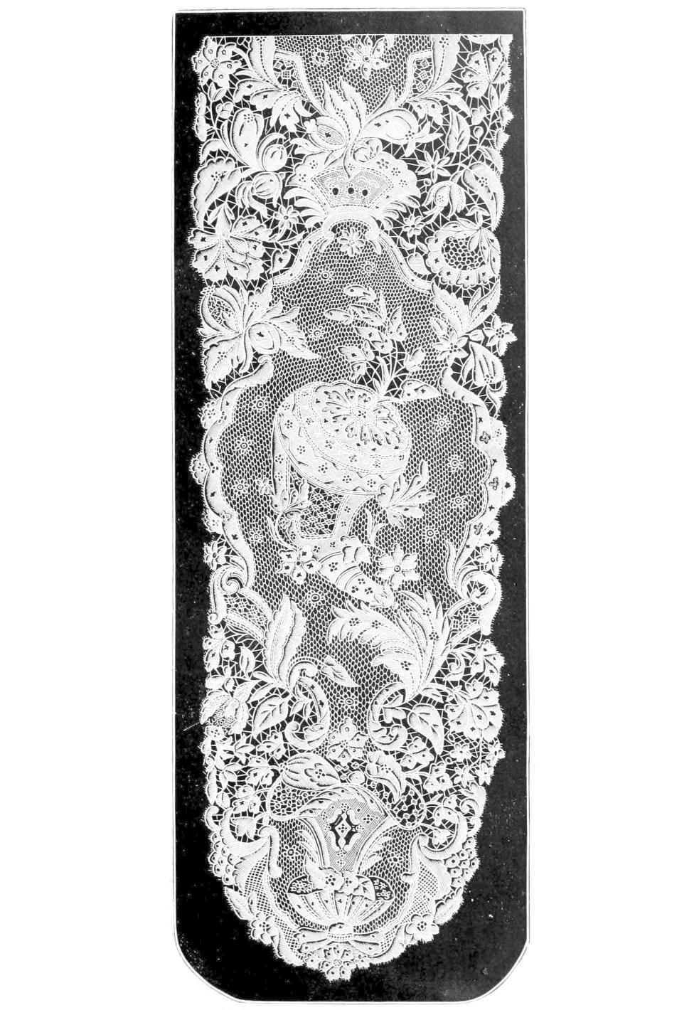Lace in bookmark shape Lace in bookmark shape