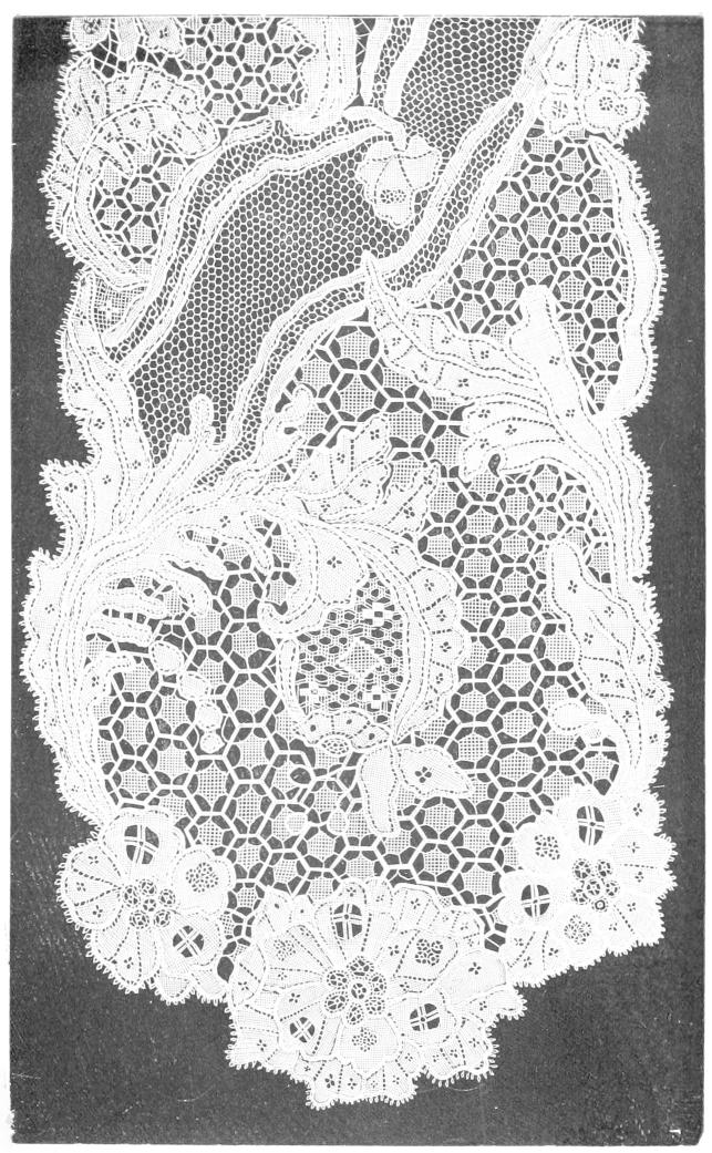 Lace with areas of honeycomb pattern Lace with areas of honeycomb pattern