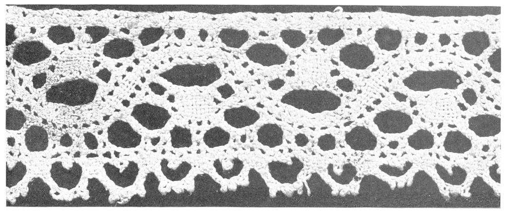 Lace made with thick thread Lace made with thick thread