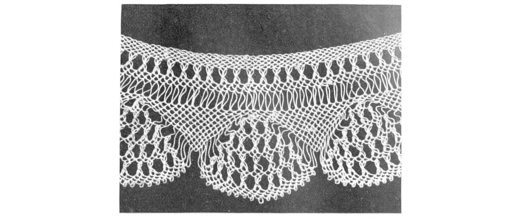 Lace edging with fan shapes