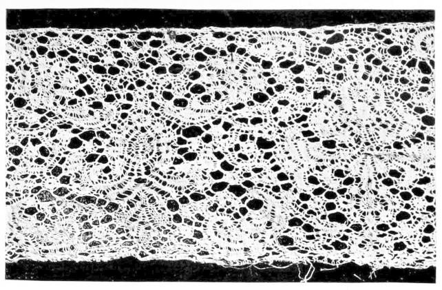 Lace with heavy thread round figures Lace with heavy thread round figures