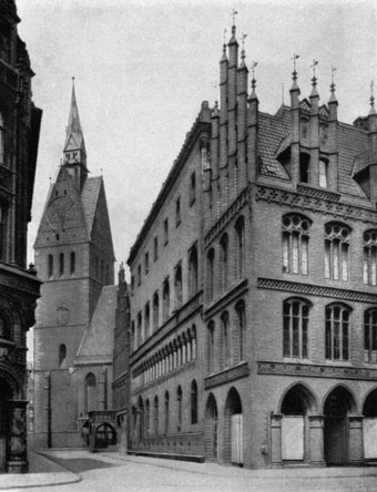 Town-hall and Market Church at Hannover Town-hall and Market Church at Hannover