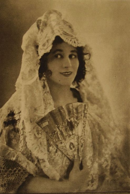 15. SPAIN—Señora Tortola Valencia