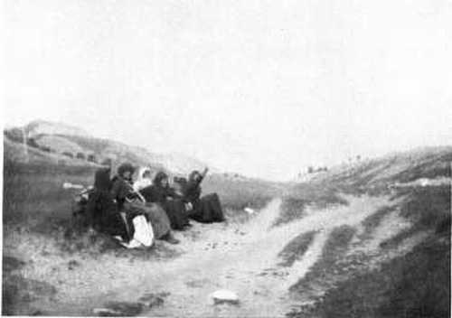 PEASANT WOMEN OF THE MOUNTAINS. PEASANT WOMEN OF THE MOUNTAINS.