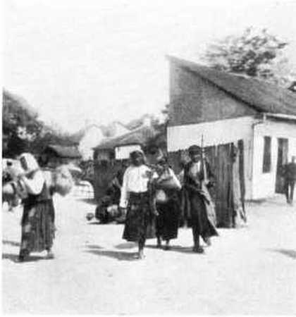 PEASANT WOMEN LEAVING THEIR VILLAGE. PEASANT WOMEN LEAVING THEIR VILLAGE.