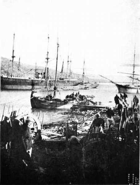 UNLOADING THE BENEDETTO, SAN GIOVANNI DI MEDUA. UNLOADING THE BENEDETTO, SAN GIOVANNI DI MEDUA.