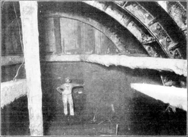 Plate LXIV, Fig. 1.--Tunneling in Compressed Air Without Shield. Plate LXIV, Fig. 1.--Tunneling in Compressed Air Without Shield.